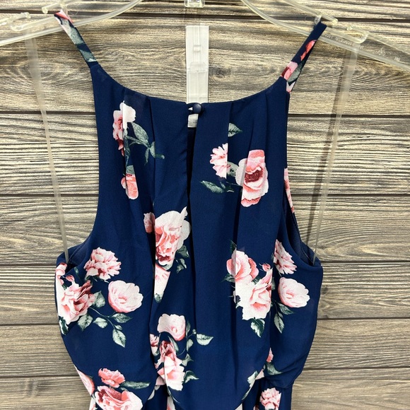 Juniors size XS Halter style Special Occasion Dress - Picture 4 of 4